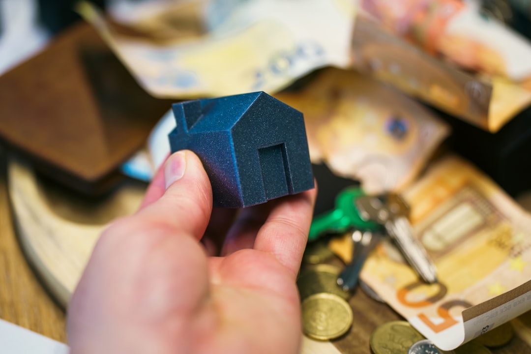 Wat betekent verkocht onder voorbehoud? Uitleg voor kopers en verkopers